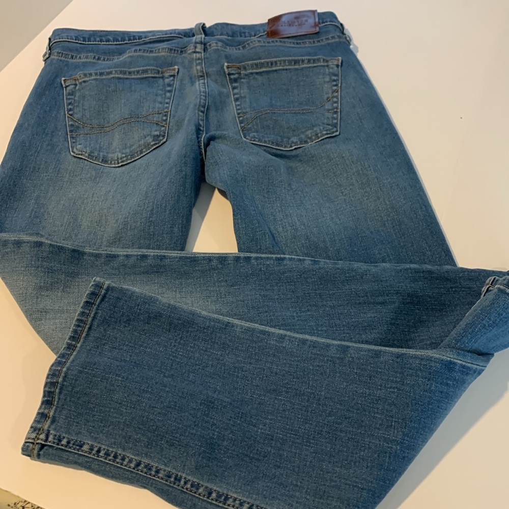 Hollister California Slim Straight Epic Flex jeans.